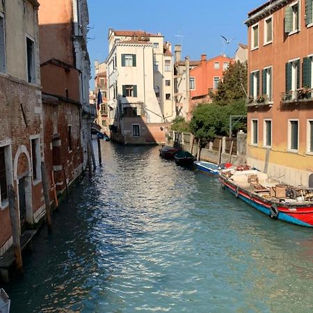Home Lovers Apartment Venesia Bagian luar foto