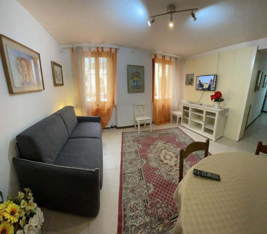 Home Lovers Apartment Venesia Bagian luar foto