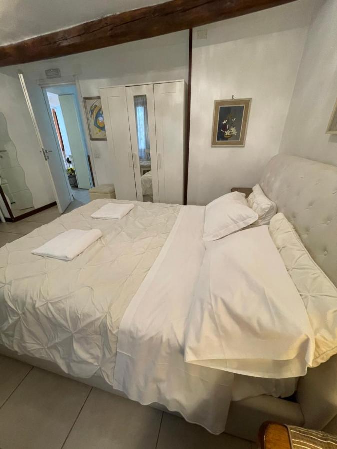 Home Lovers Apartment Venesia Bagian luar foto