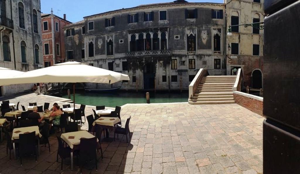Home Lovers Apartment Venesia Bagian luar foto