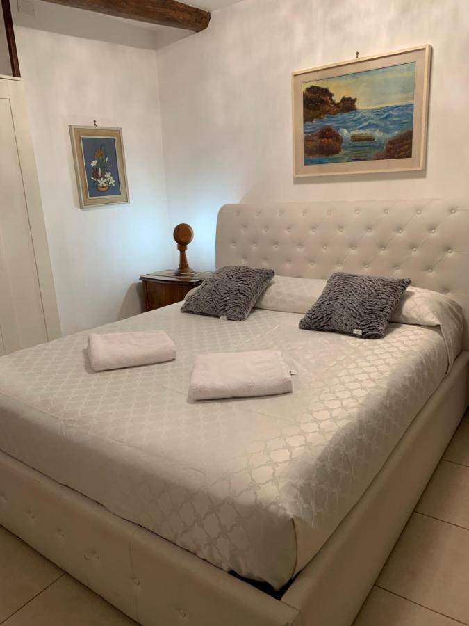 Home Lovers Apartment Venesia Bagian luar foto