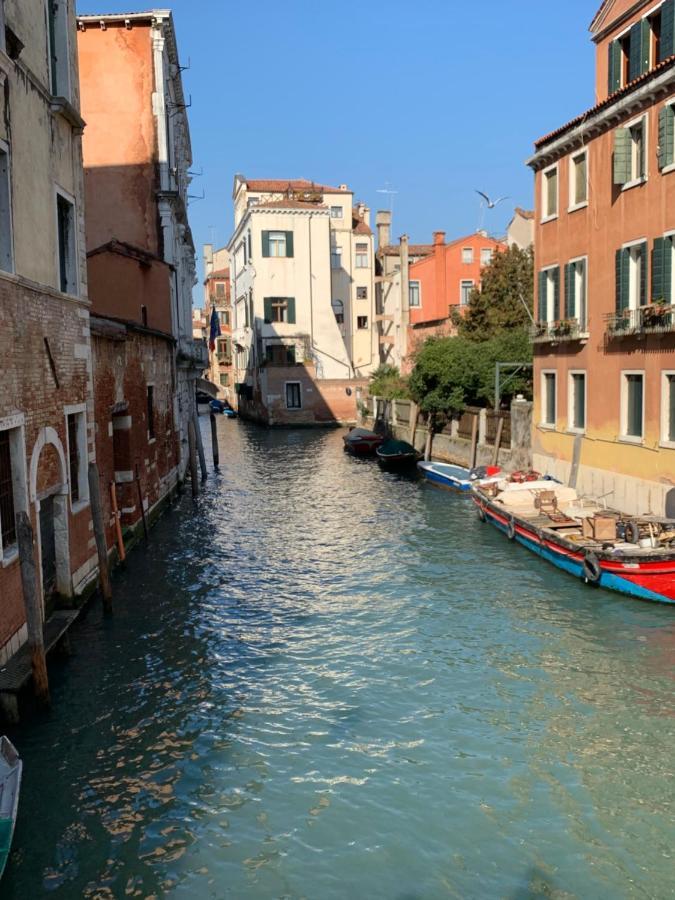 Home Lovers Apartment Venesia Bagian luar foto